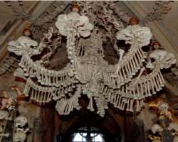 The most attractive and fascinated feature in the ossuary is the eye-catching Chandelier which is 8 foot long and has been made with the use of every 